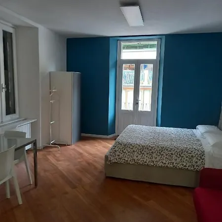 San Lazzaro شقة *